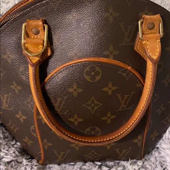 Authentic Eclipse PM Monogram Louis Vuitton - Picture 15 of 15